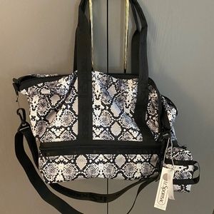 Lesportsac Dakota Medium Deluxe Weekender